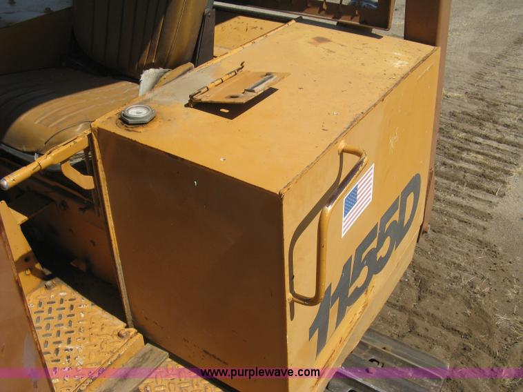 image for item E7899 1983 Case 1155D dozer