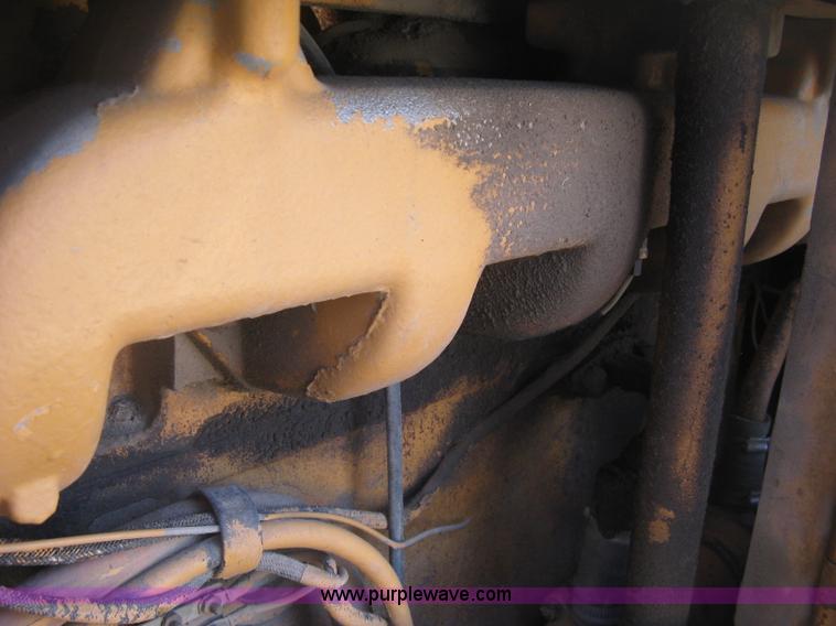 image for item E7899 1983 Case 1155D dozer