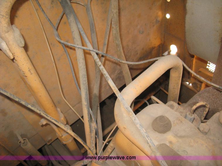 image for item E7899 1983 Case 1155D dozer