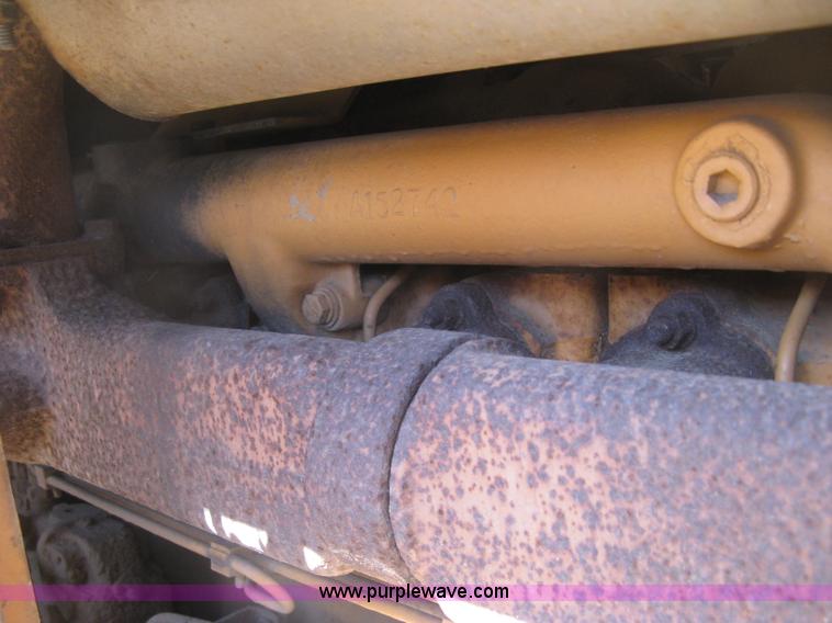 image for item E7899 1983 Case 1155D dozer