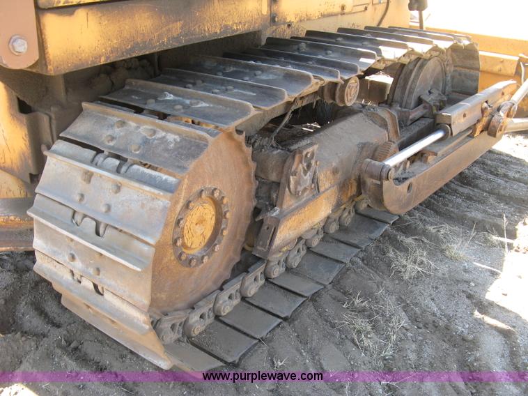 image for item E7899 1983 Case 1155D dozer