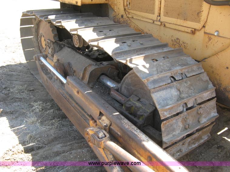 image for item E7899 1983 Case 1155D dozer