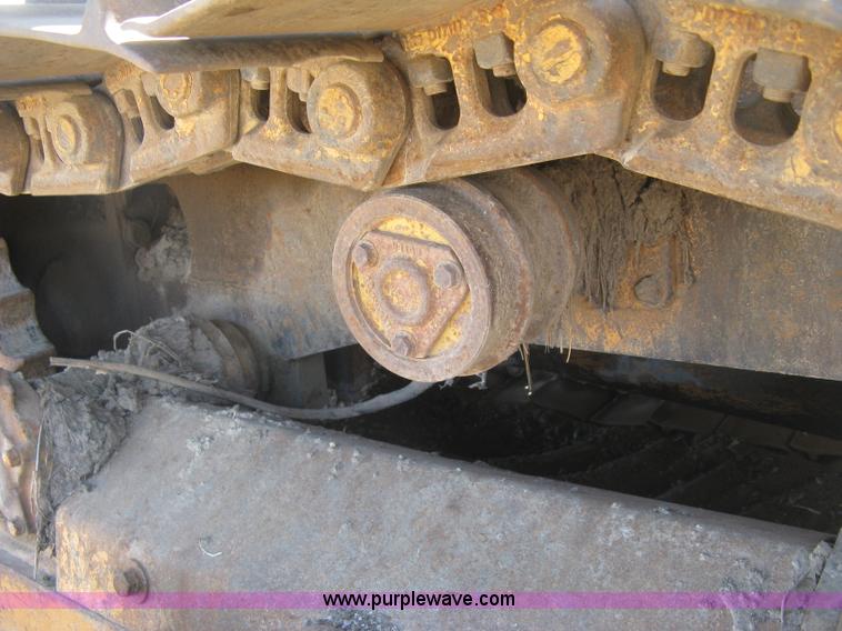 image for item E7899 1983 Case 1155D dozer