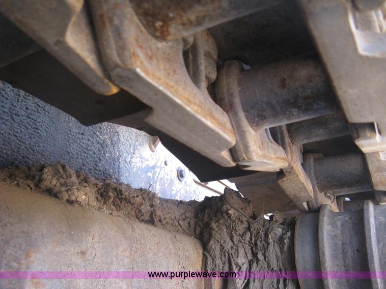 image for item E7899 1983 Case 1155D dozer