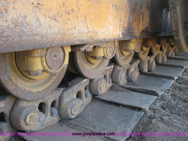 image for item E7899 1983 Case 1155D dozer