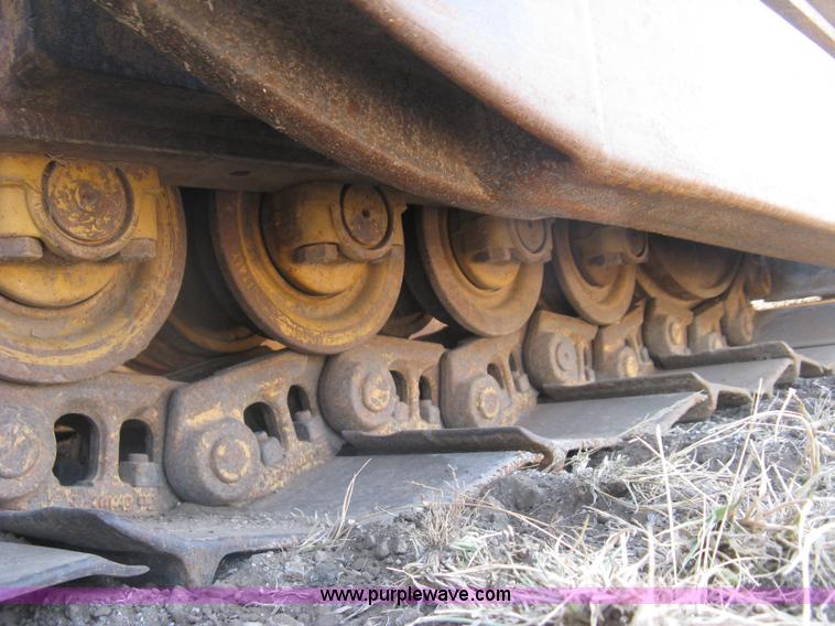 image for item E7899 1983 Case 1155D dozer