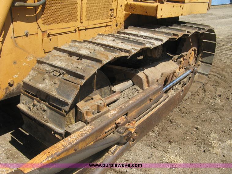image for item E7899 1983 Case 1155D dozer