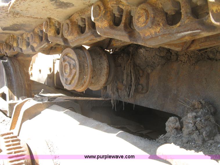 image for item E7899 1983 Case 1155D dozer