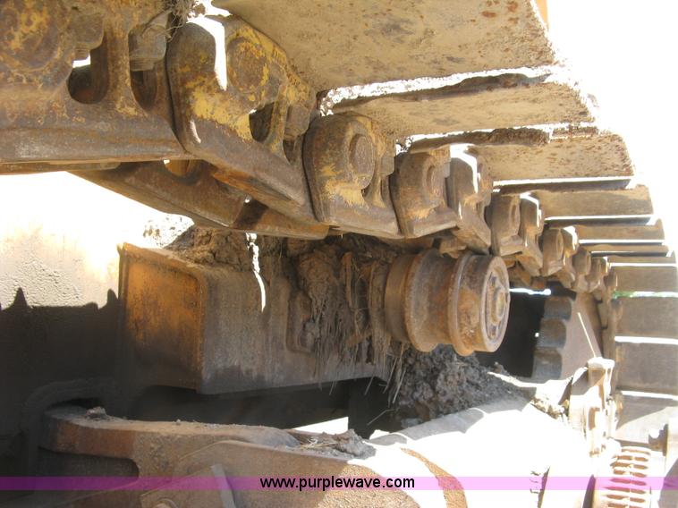 image for item E7899 1983 Case 1155D dozer