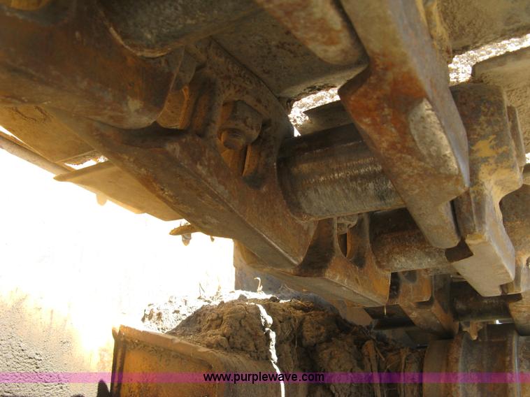 image for item E7899 1983 Case 1155D dozer