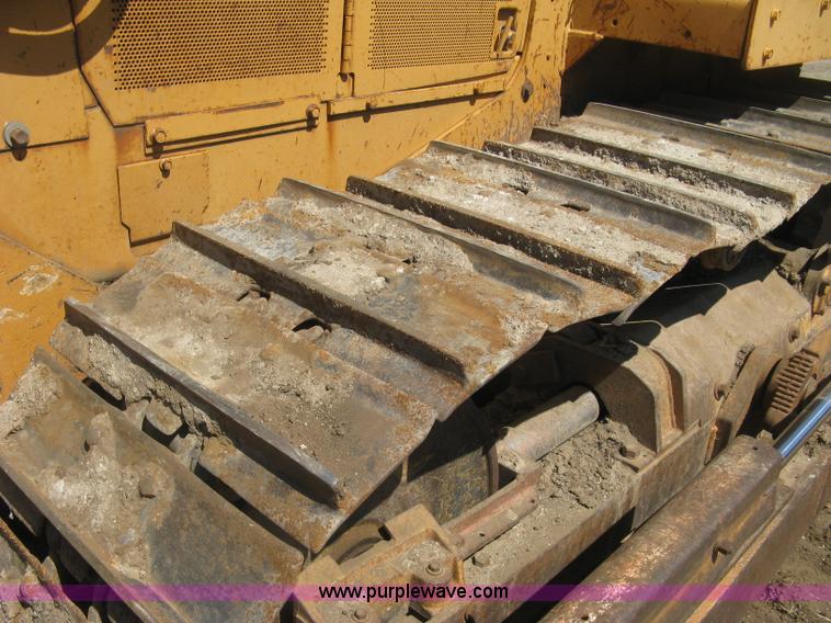 image for item E7899 1983 Case 1155D dozer