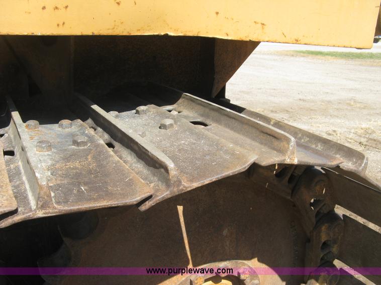 image for item E7899 1983 Case 1155D dozer