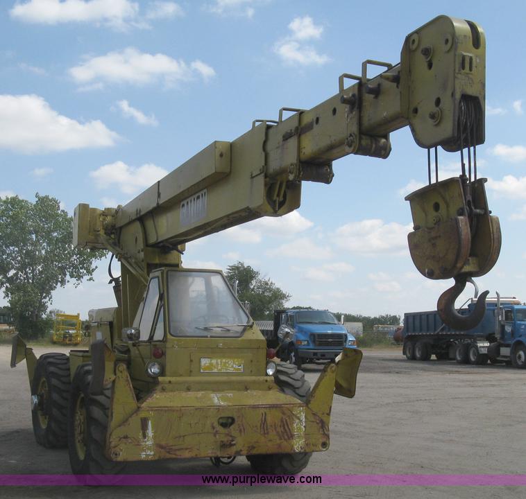 image for item E7900 1984 Galion 125 crane