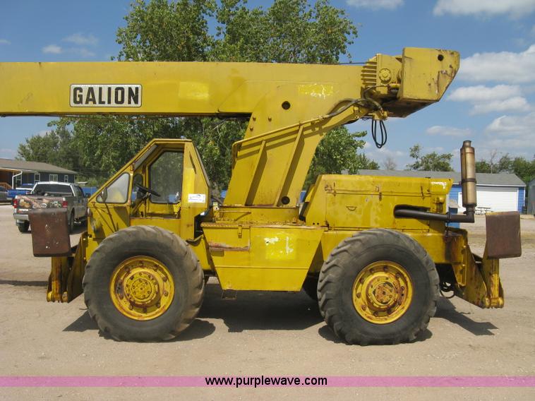 image for item E7900 1984 Galion 125 crane
