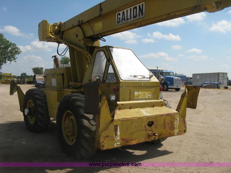 image for item E7900 1984 Galion 125 crane