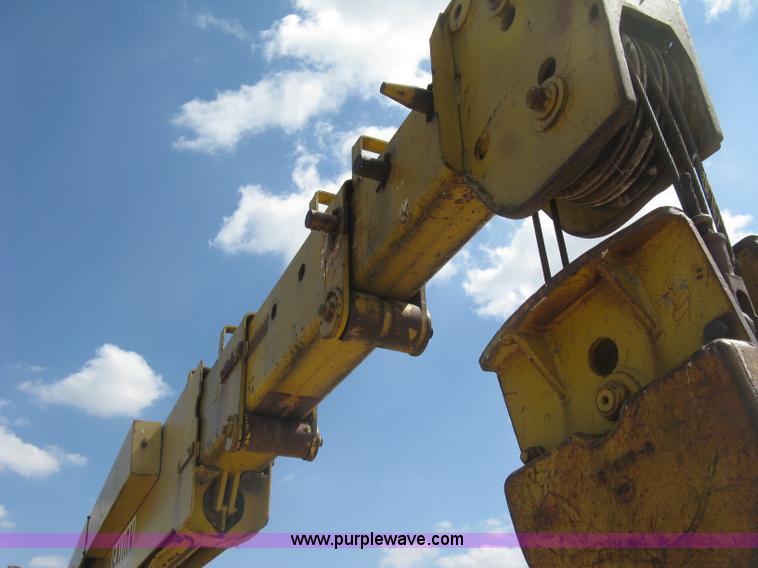 image for item E7900 1984 Galion 125 crane