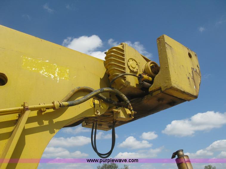 image for item E7900 1984 Galion 125 crane