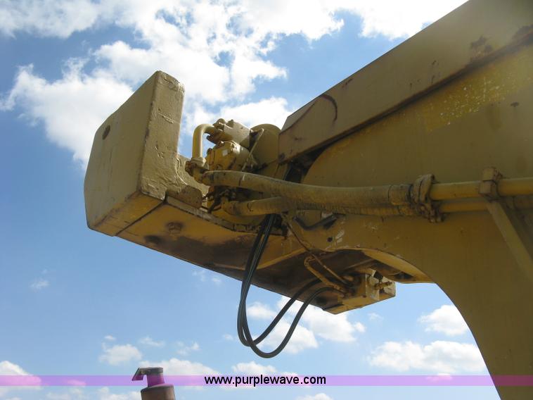 image for item E7900 1984 Galion 125 crane