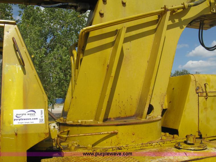 image for item E7900 1984 Galion 125 crane