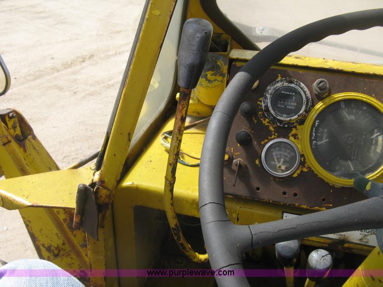 image for item E7900 1984 Galion 125 crane