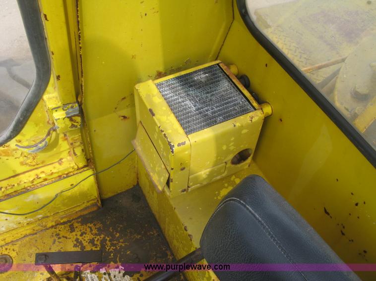 image for item E7900 1984 Galion 125 crane