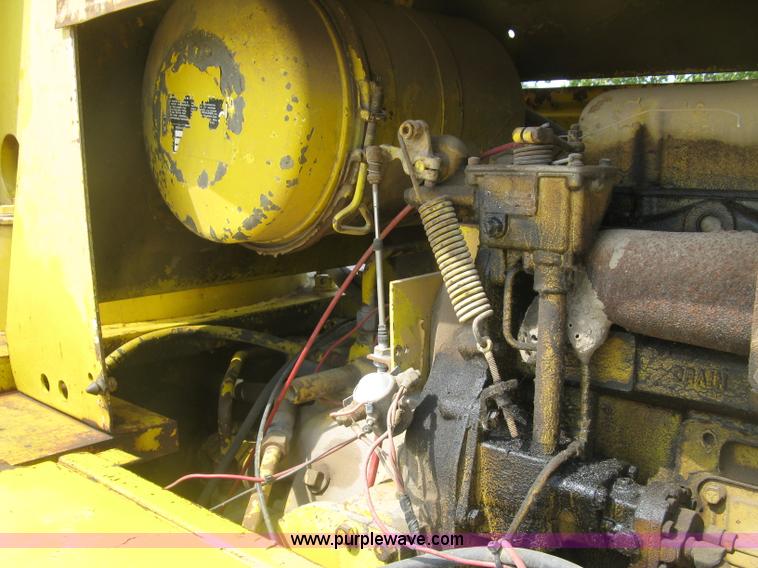 image for item E7900 1984 Galion 125 crane