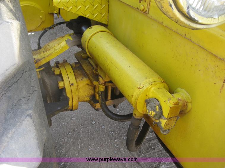 image for item E7900 1984 Galion 125 crane