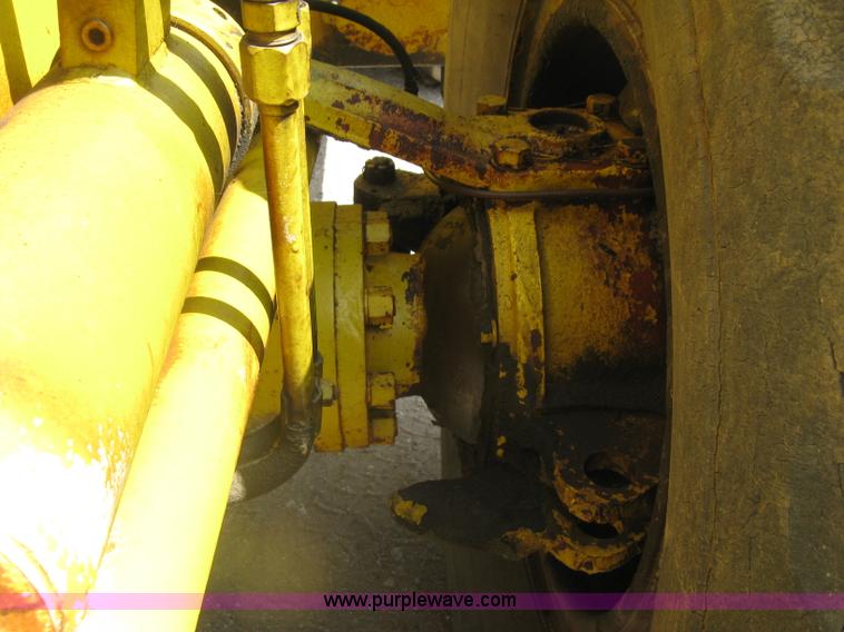 image for item E7900 1984 Galion 125 crane