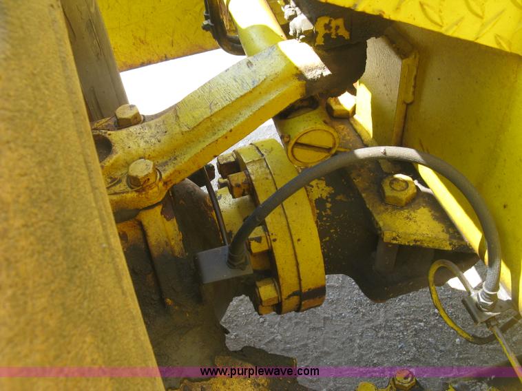 image for item E7900 1984 Galion 125 crane