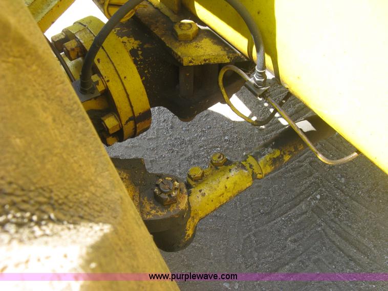 image for item E7900 1984 Galion 125 crane