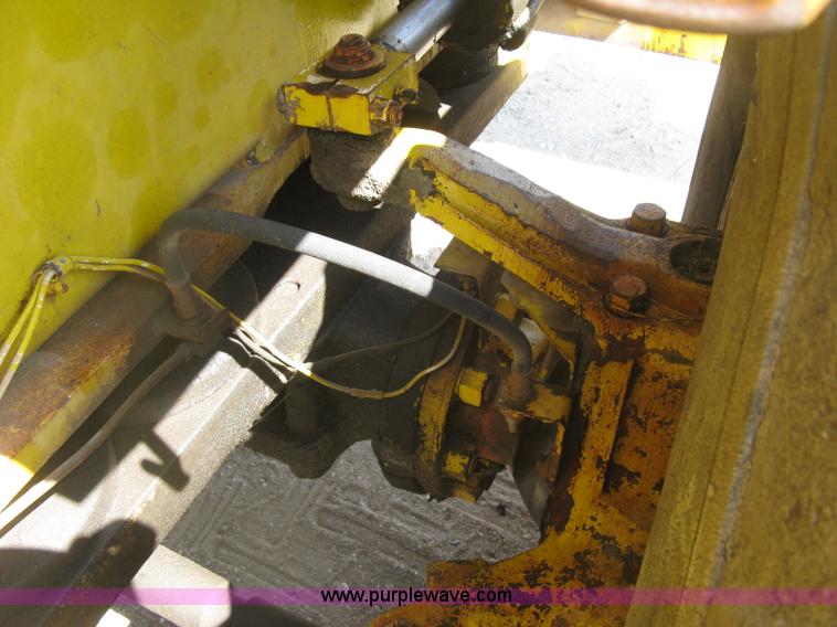 image for item E7900 1984 Galion 125 crane