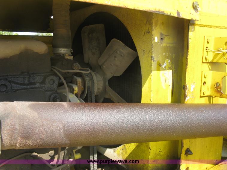 image for item E7900 1984 Galion 125 crane