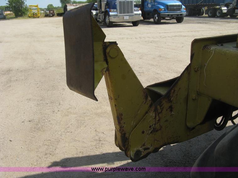 image for item E7900 1984 Galion 125 crane