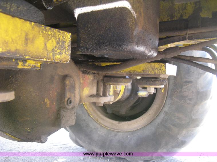 image for item E7900 1984 Galion 125 crane