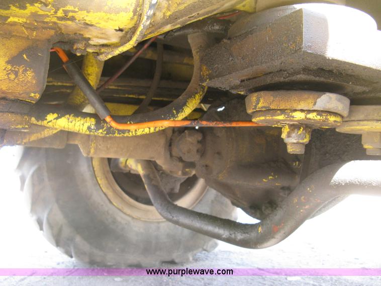 image for item E7900 1984 Galion 125 crane