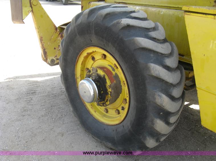 image for item E7900 1984 Galion 125 crane