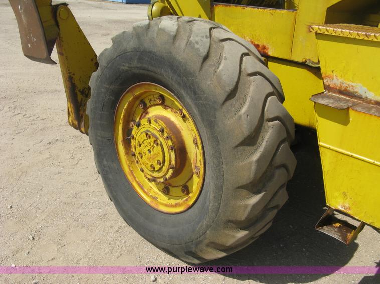 image for item E7900 1984 Galion 125 crane