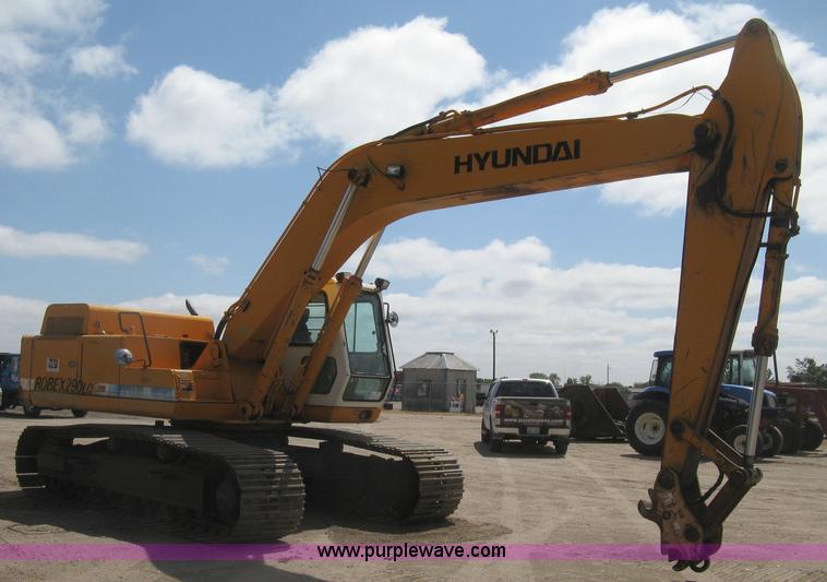 image for item E7901 1994 Hyundai Robex 290LC excavator