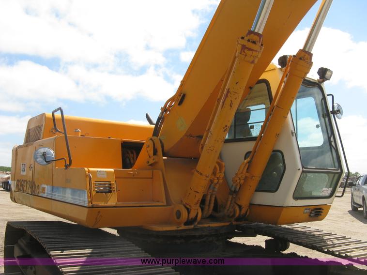 image for item E7901 1994 Hyundai Robex 290LC excavator