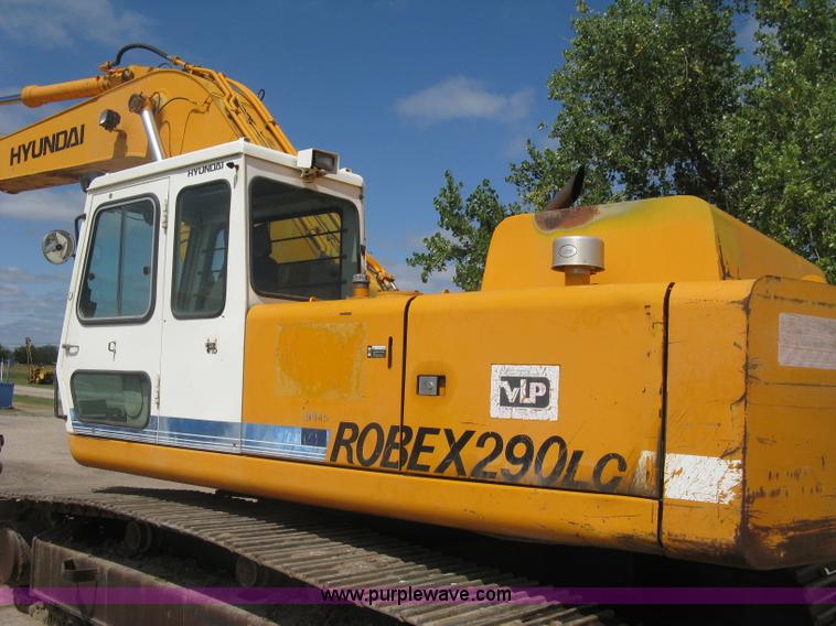image for item E7901 1994 Hyundai Robex 290LC excavator