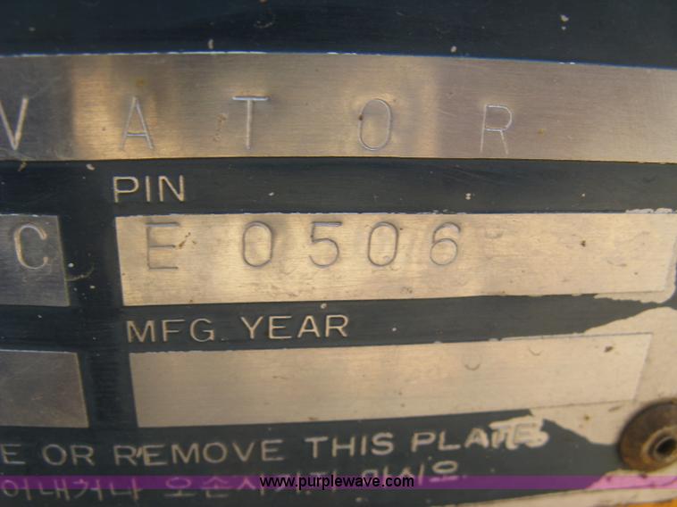 image for item E7901 1994 Hyundai Robex 290LC excavator