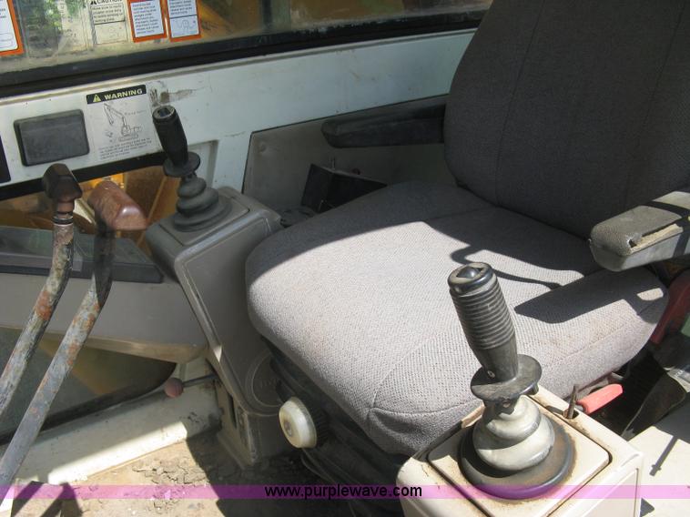 image for item E7901 1994 Hyundai Robex 290LC excavator