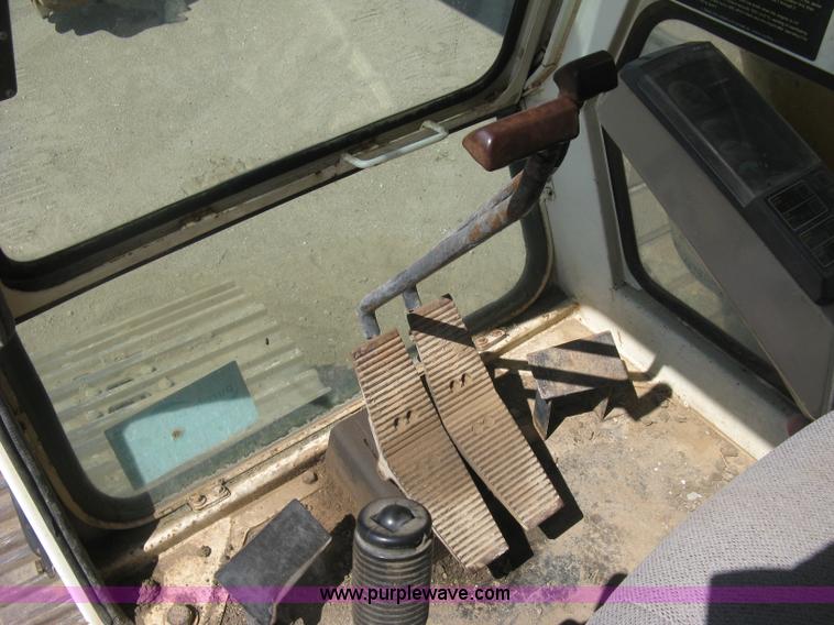 image for item E7901 1994 Hyundai Robex 290LC excavator