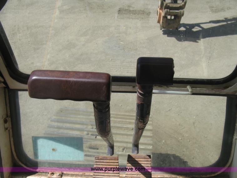 image for item E7901 1994 Hyundai Robex 290LC excavator