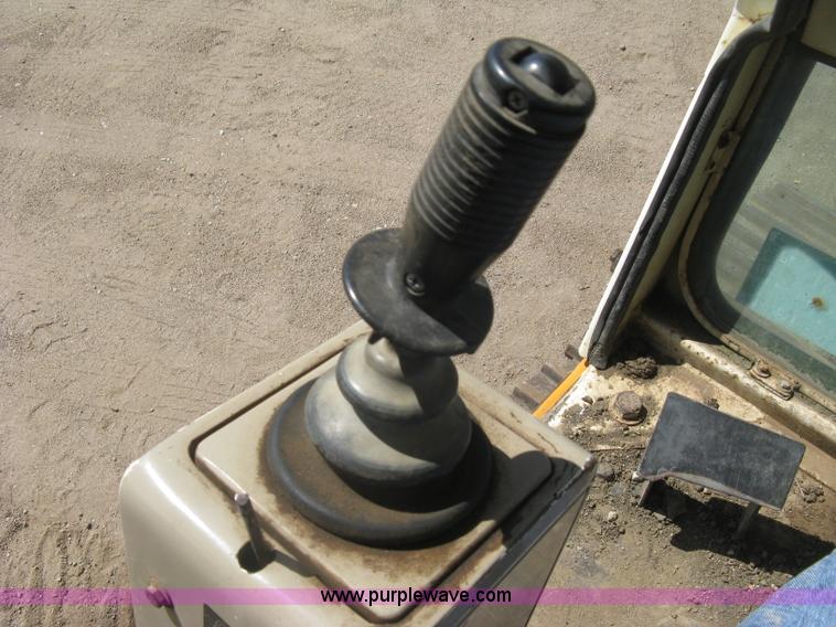 image for item E7901 1994 Hyundai Robex 290LC excavator