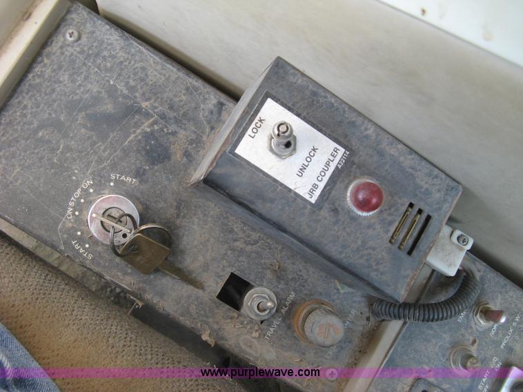 image for item E7901 1994 Hyundai Robex 290LC excavator