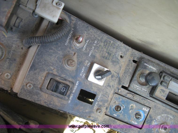 image for item E7901 1994 Hyundai Robex 290LC excavator