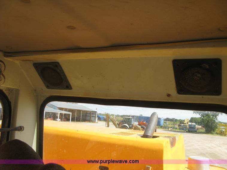 image for item E7901 1994 Hyundai Robex 290LC excavator