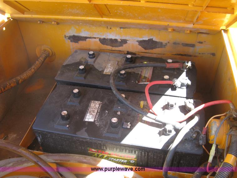 image for item E7901 1994 Hyundai Robex 290LC excavator