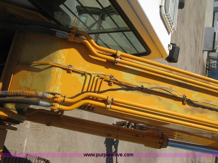 image for item E7901 1994 Hyundai Robex 290LC excavator